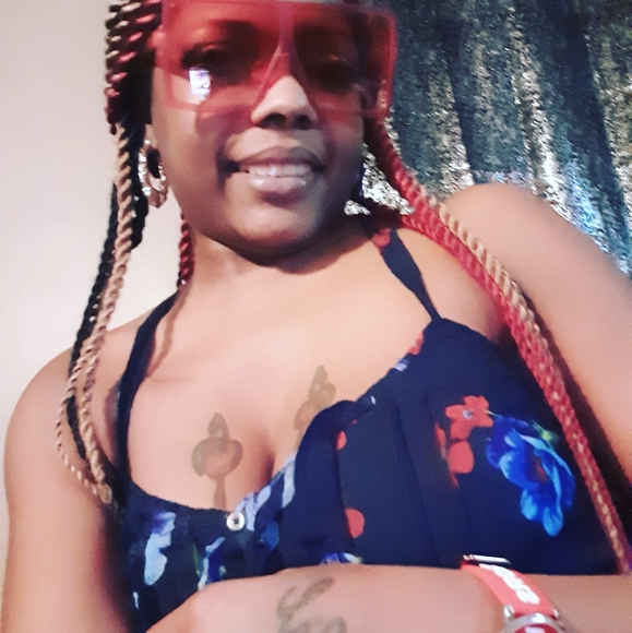 Meet your Posher, Mizzes - Picture 1 of 1